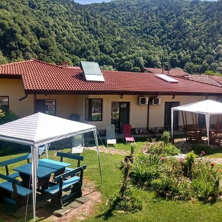 Hotel Кръчмъ При Байката à Ribarica Extérieur photo