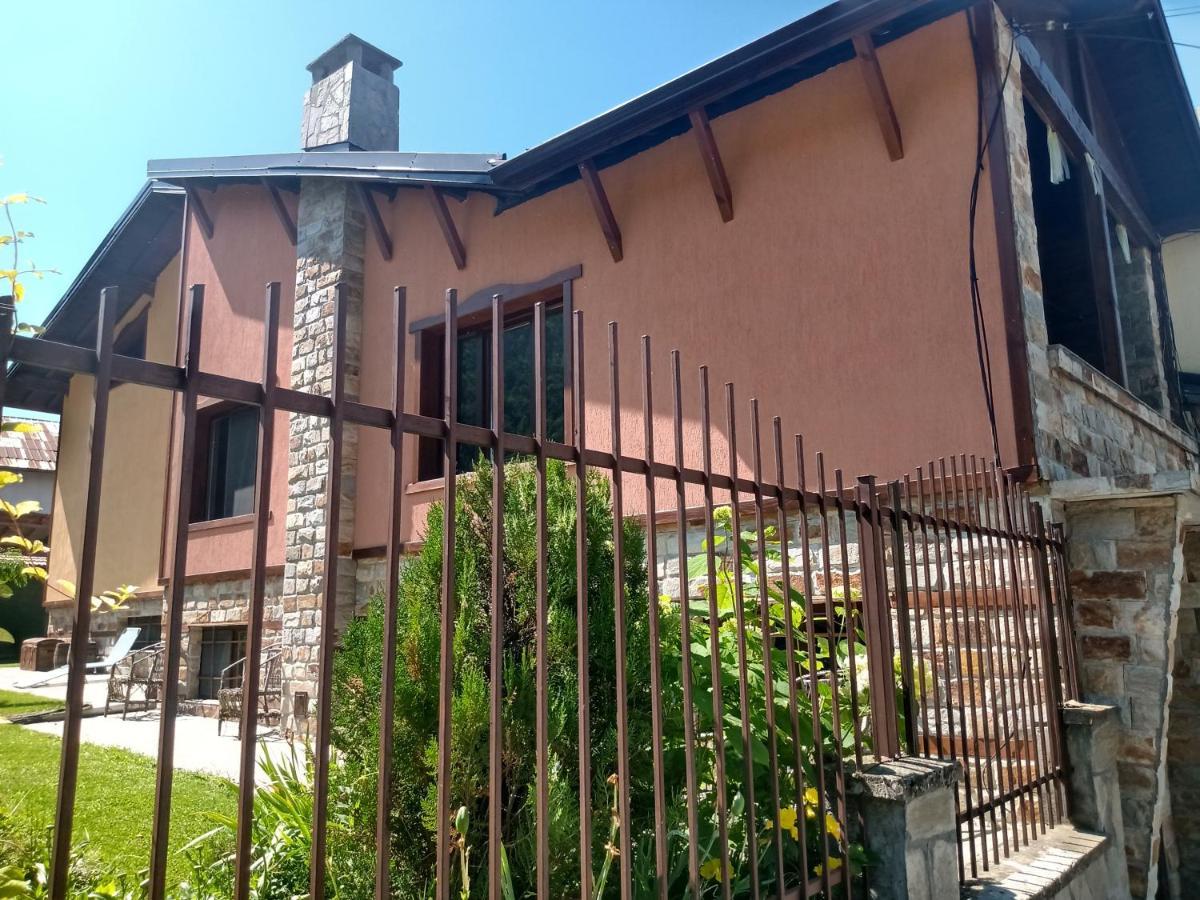 Hotel Кръчмъ При Байката à Ribarica Extérieur photo