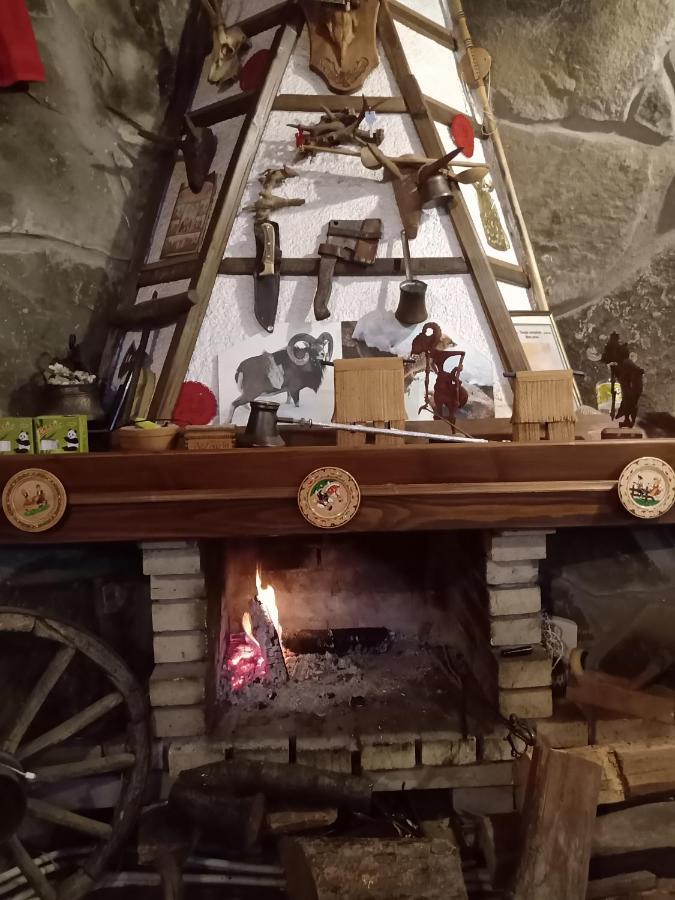 Hotel Кръчмъ При Байката à Ribarica Extérieur photo