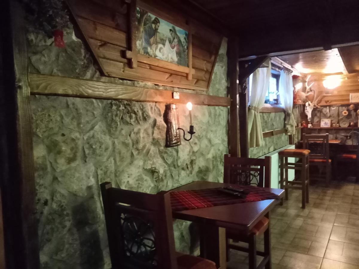 Hotel Кръчмъ При Байката à Ribarica Extérieur photo