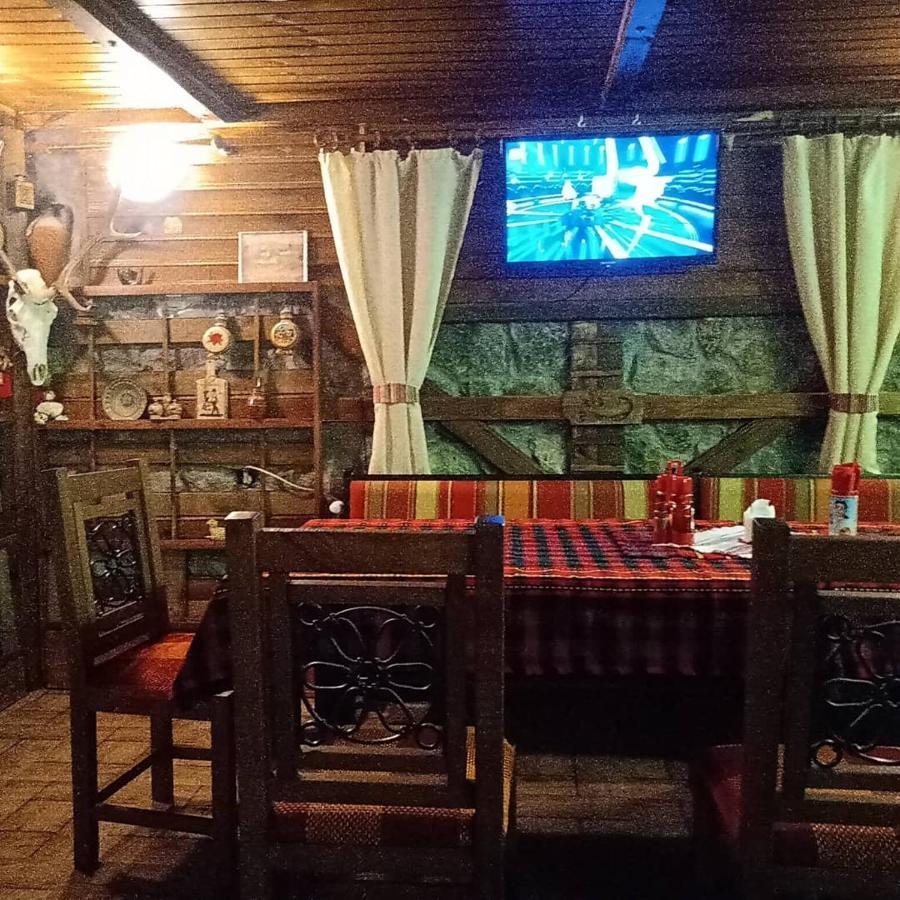 Hotel Кръчмъ При Байката à Ribarica Extérieur photo