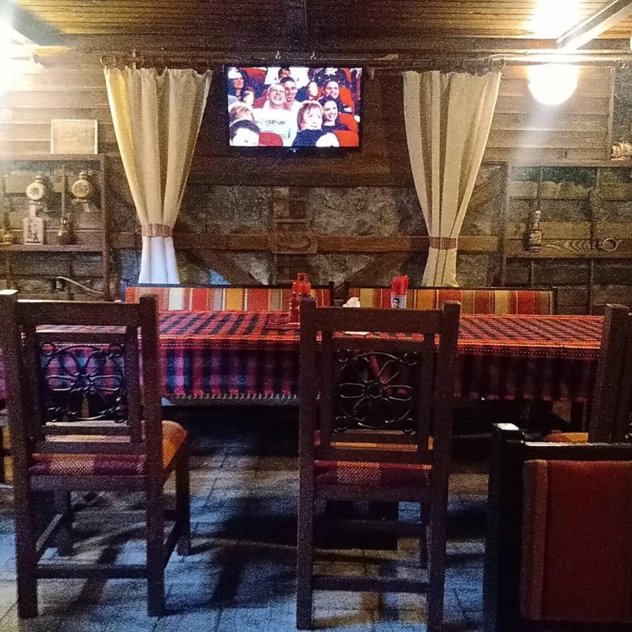 Hotel Кръчмъ При Байката à Ribarica Extérieur photo