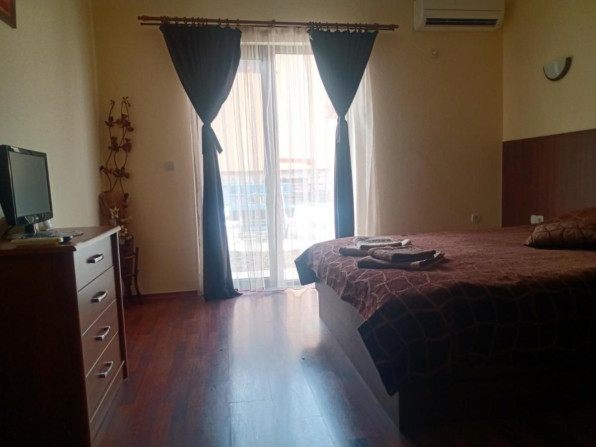Hotel Кръчмъ При Байката à Ribarica Extérieur photo