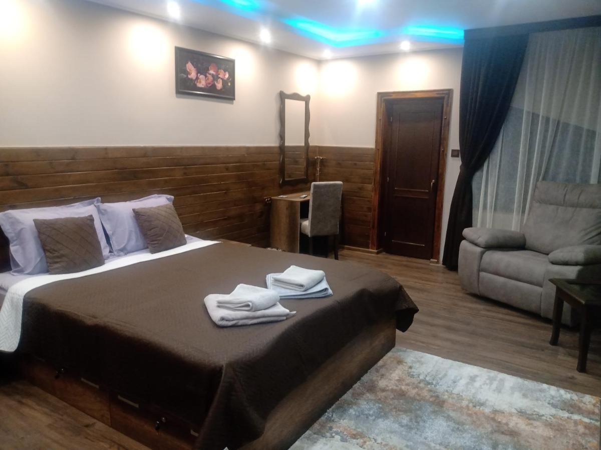 Hotel Кръчмъ При Байката à Ribarica Extérieur photo